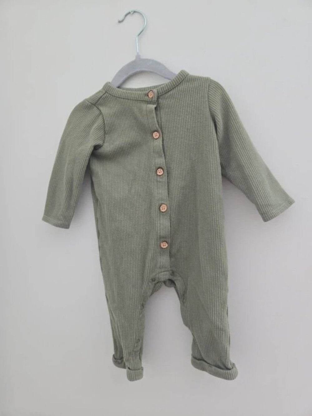 Green jumper - Picture 1 of 2